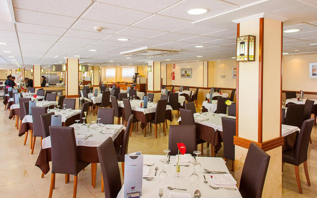 RH Casablanca & Suites Hotel