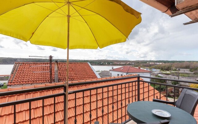 Serene Holiday Home in Posedarje near Sea