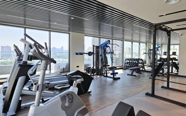 Mesmerizing Studio Located in the Center of JVC