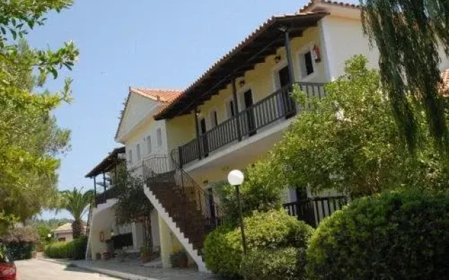 Villaggio Studios & Apartments
