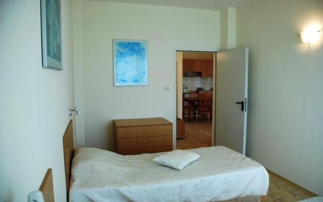 Coral Beach Apartment