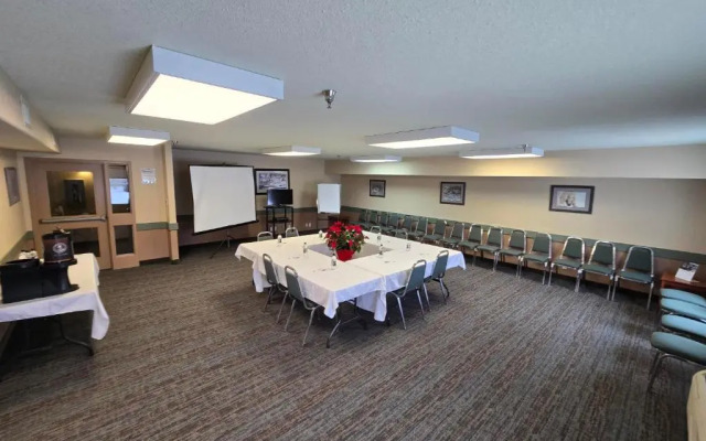 Super 8 Swan River MB
