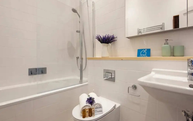 The Stunning Philbeach Garden Apartment