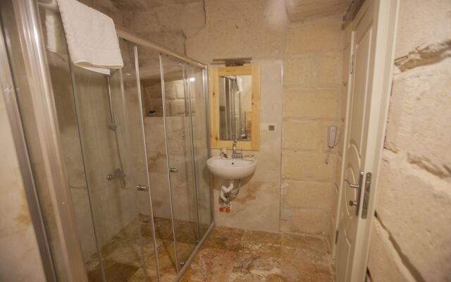Young Cave Hotel