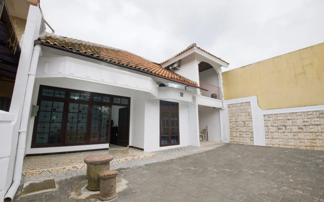 OYO 3467 White Residence