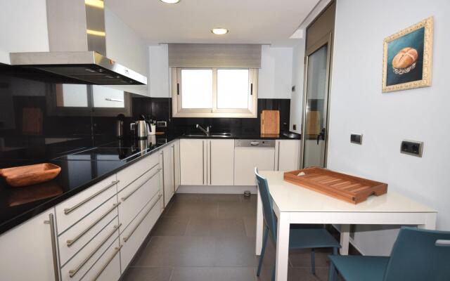 Comfortable apartment in Castell d'Aro with terrace
