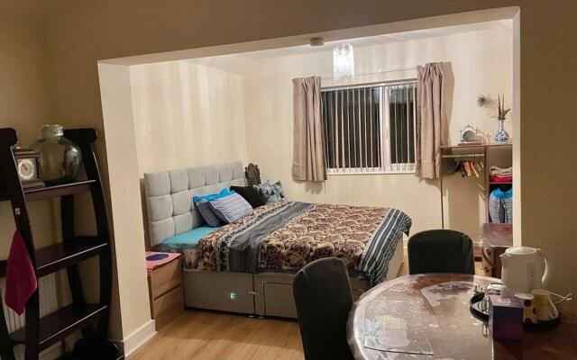 Studio/lickey Hills/near Attractions/garden/petok