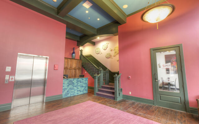 Montvale Hotel