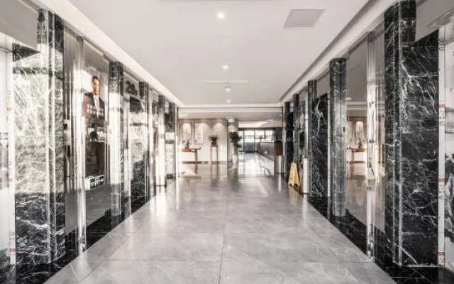 The Yi hotel