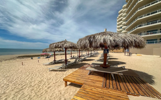 New 3BR Ground Floor Las Palomas Condo