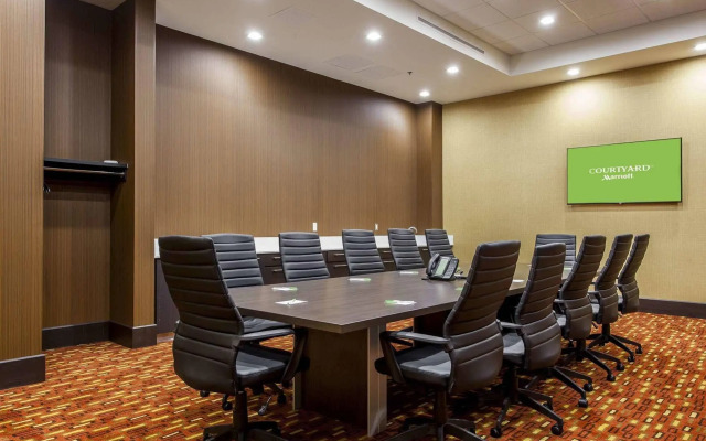 Courtyard by Marriott Montreal West Island/Baie D'Urfe