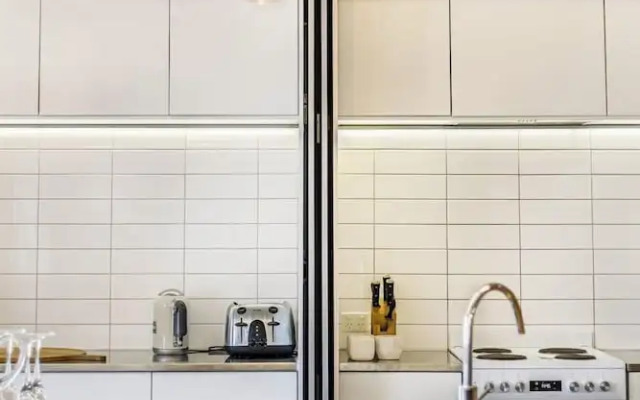 Bedroom On K Road With Private Bathroom