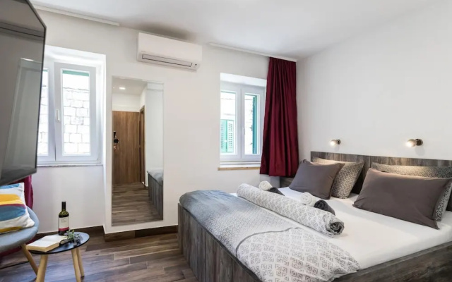 Apinelo Port Rooms