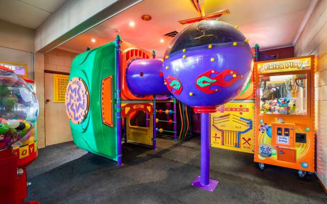 Nightcap at Riverside Hotel