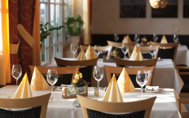 Luckai Hotel Restaurant