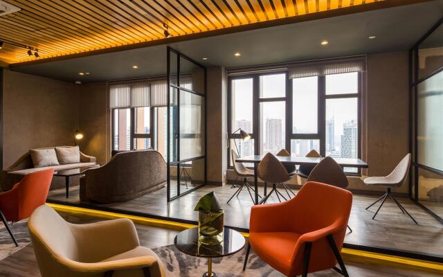 Ceylonz Suites Kuala Lumpur, Roam