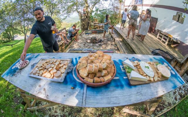 San Sebastian Surf Camp - Hostel