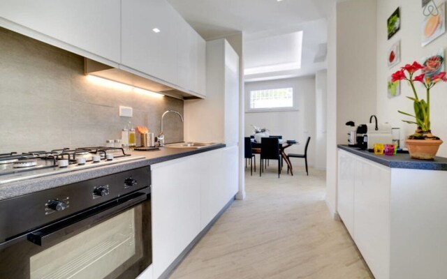 Luxury, Large Flat With Terrace on Vatican Walls
