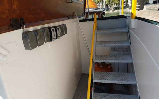 Studio Péniche Centre Lyon Insolite