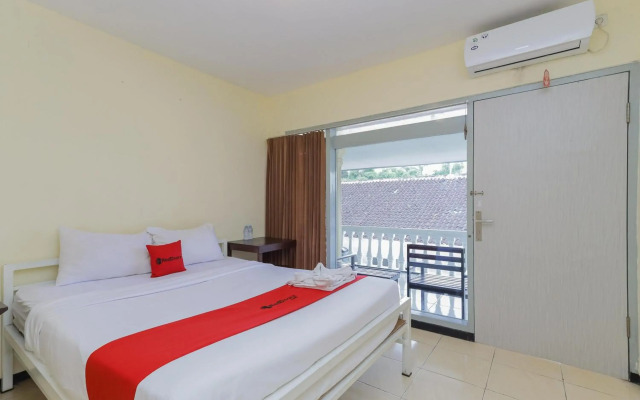 OYO 1289 Cbr Residence