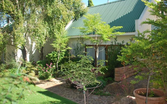 Sunninghill Guest Lodge
