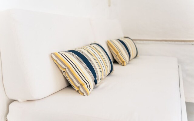 White Sun maisonette overlooking the sea