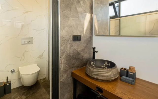 Marvelous Villa With Pool and Jacuzzi in Fethiye