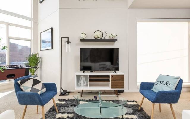 TWO Modern Penthouses on Mass by CozySuites