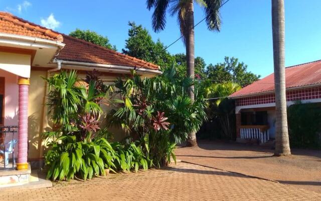 Green Gardens Busia Hotel