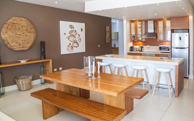 Marine Square Luxury Holiday Suites - Apartments