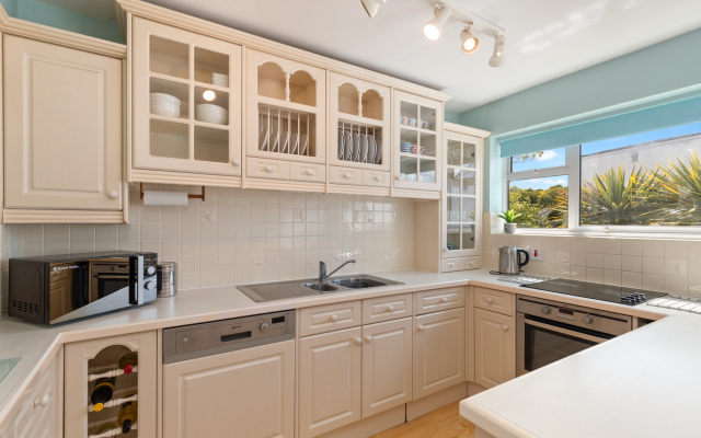 Cystanog Fach - Spectacular Sea Views Balcony and Terrace Parking