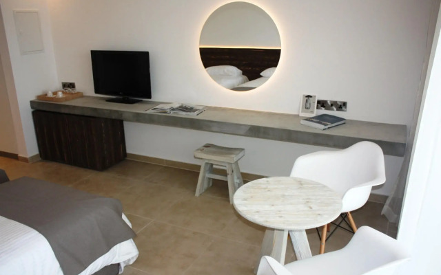 Amphora Hotel & Suites