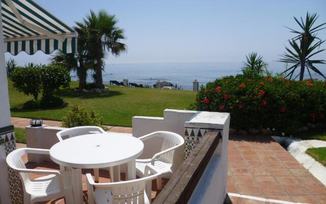 14963 - Front Line Beach Apartment