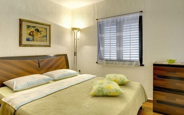 Holiday Home With Swimming Pool, Near the Center