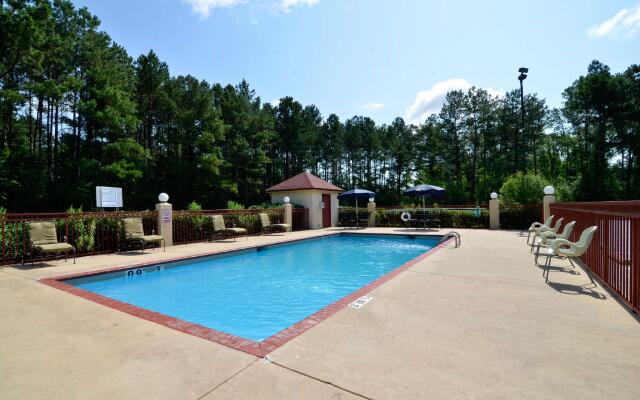 Red Roof Inn & Suites Jackson - Richland