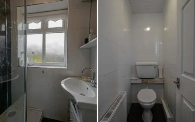 Spacious, quiet dwelling for up to 6, Manchester