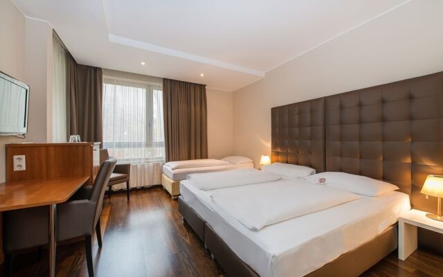 Pakat Suites Hotel