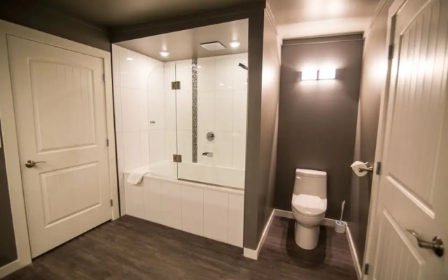 Clipperton Suite by Revelstoke Vacations