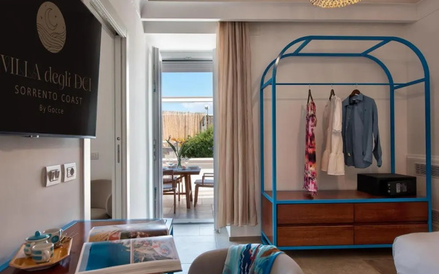 Villa Degli Dei - Private Waterfront Villa