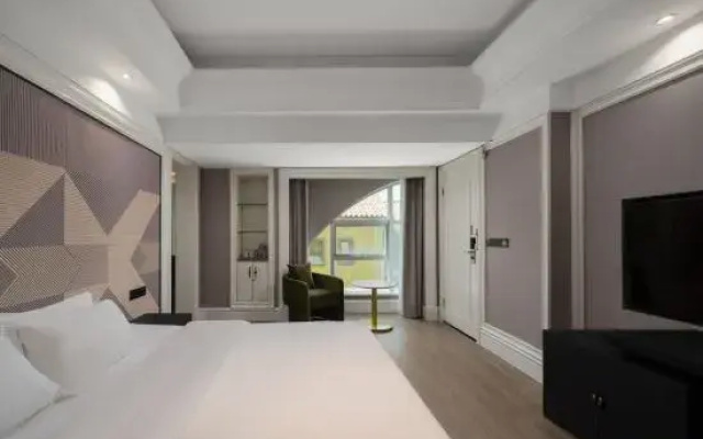 Jianfeng Yue E-Sports Hotel (Chongqing Qijiang East Station Shaxi River Park)