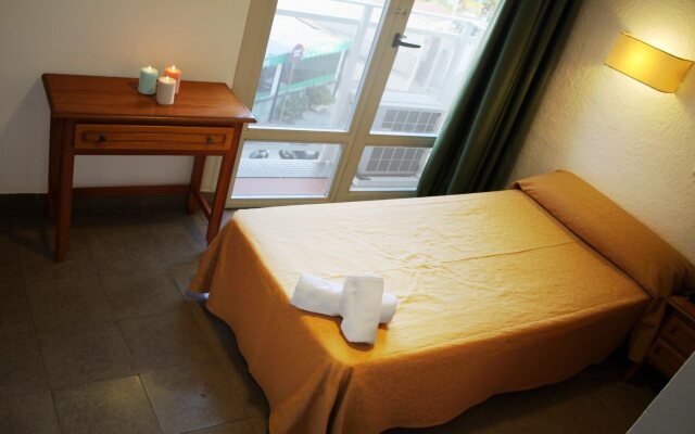 Vintage Hotel Mercedes
