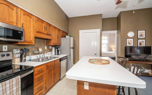 Historic Gem Russell Suite 3