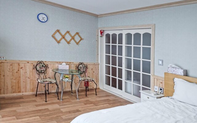 Yangyang Muhak Motel