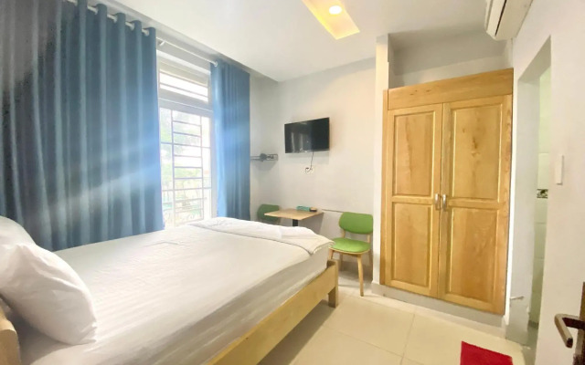 RedDoorz White 1 Hotel