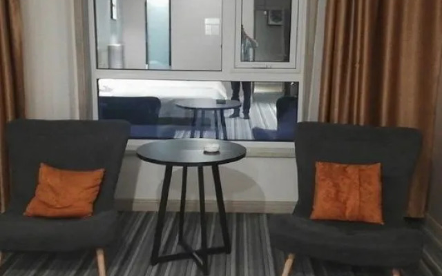 Yanchuan Tianze Business Hotel