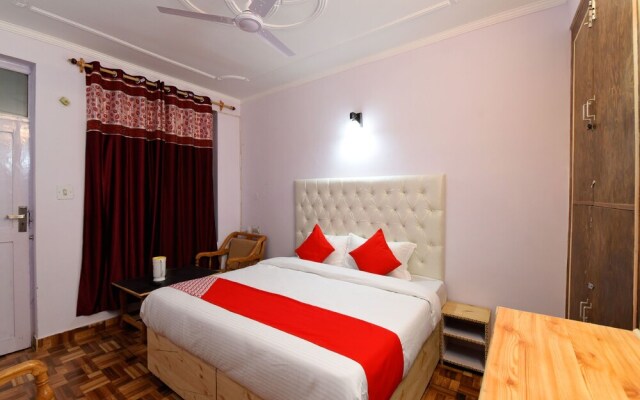 OYO 13836 Hotel Manu Vatika