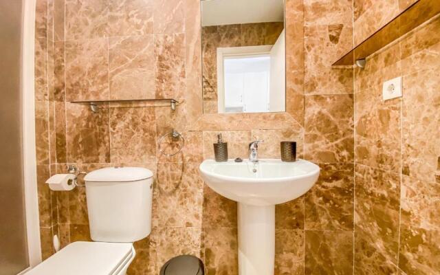 ¡Relax, terraza y wifi! A 50m de la playa