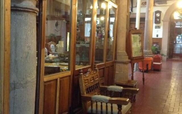 Hotel Los Escudos