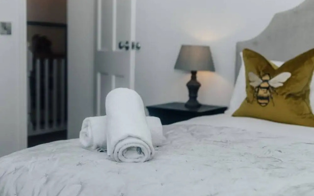 Woodvale Retreat - Sleeps 10