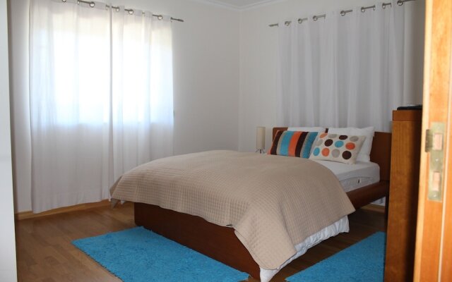 3 Bedroom House in Viseu, With Wonderful Mountain View and Garden 60 k